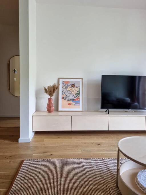 Apartment Zwirn, Free Parking, 24/7 Access Bratislava Bagian luar foto